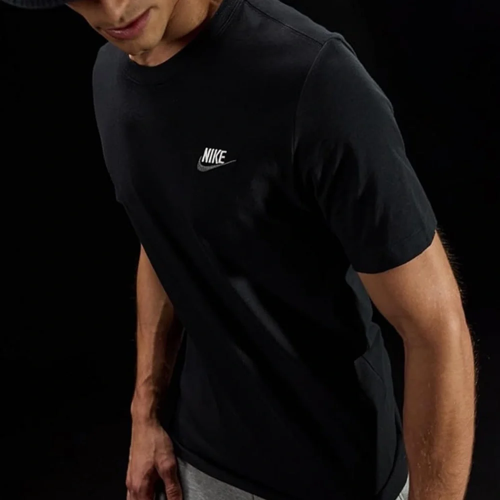Nike Standard Fit The Nike Tee Size S - Picture 3 of 11